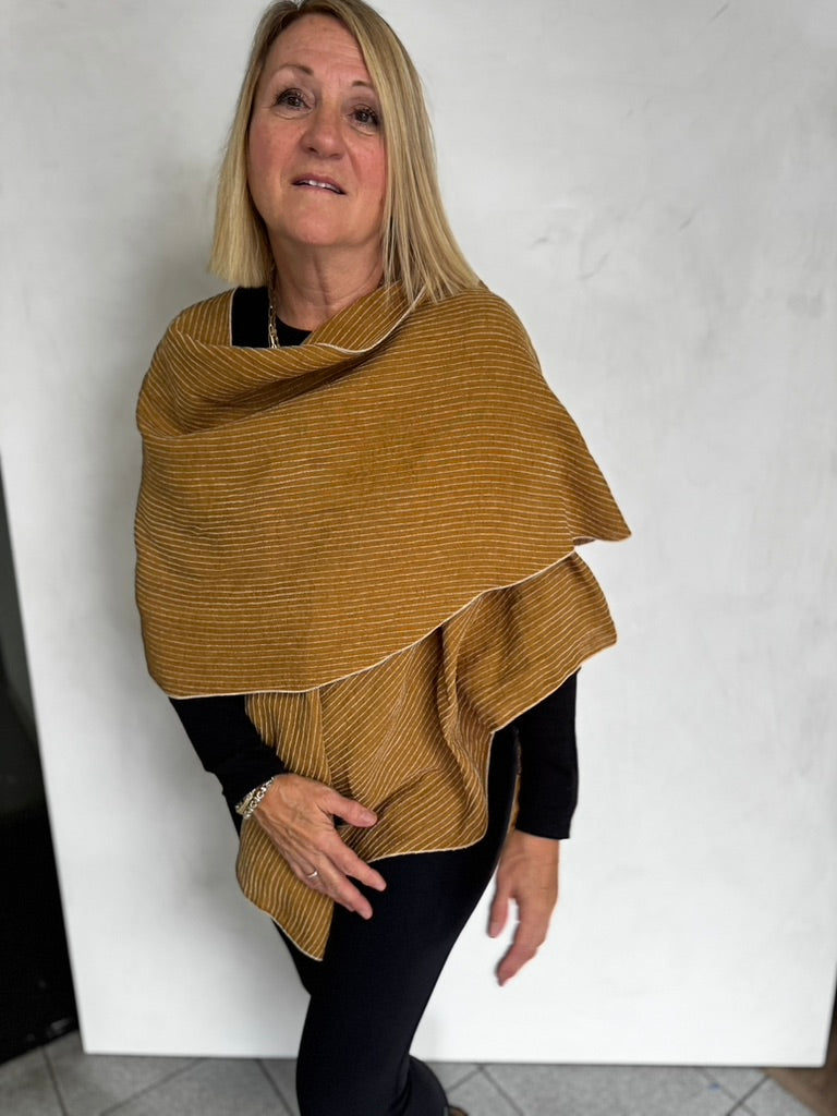 LINEN TRIANGLED RUANA - TRL11113