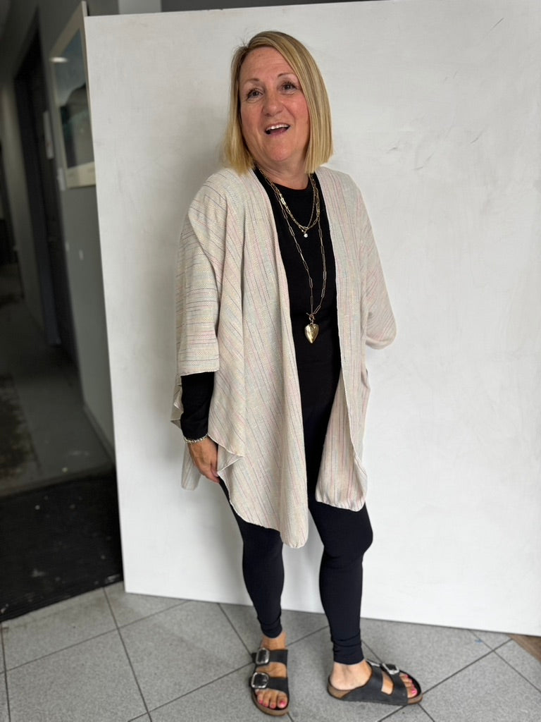 MIXED FABRIC TRIANGLED RUANA - TRMF11112