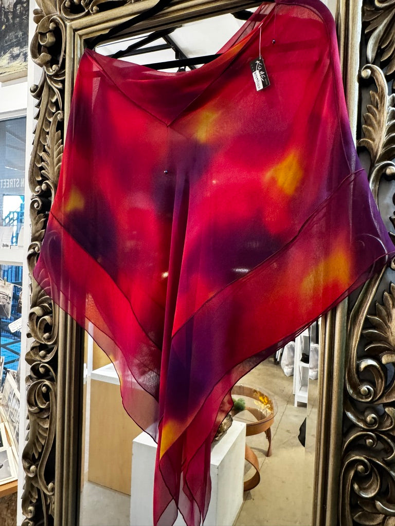 Silk Triangle Poncho. - PO606