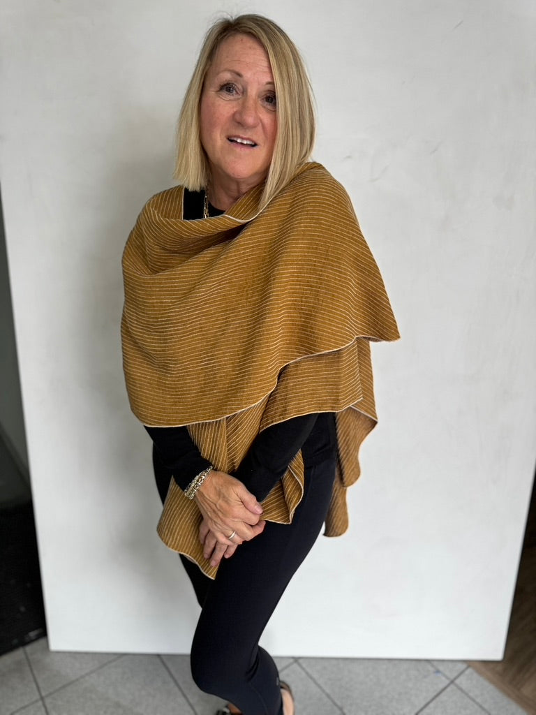 LINEN TRIANGLED RUANA - TRL11113