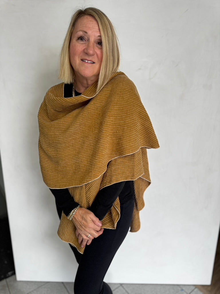 LINEN TRIANGLED RUANA - TRL11113