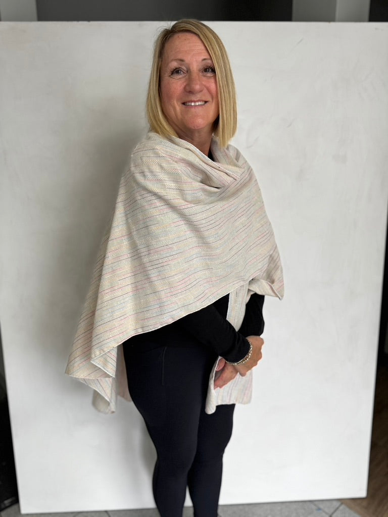 MIXED FABRIC TRIANGLED RUANA - TRMF11112