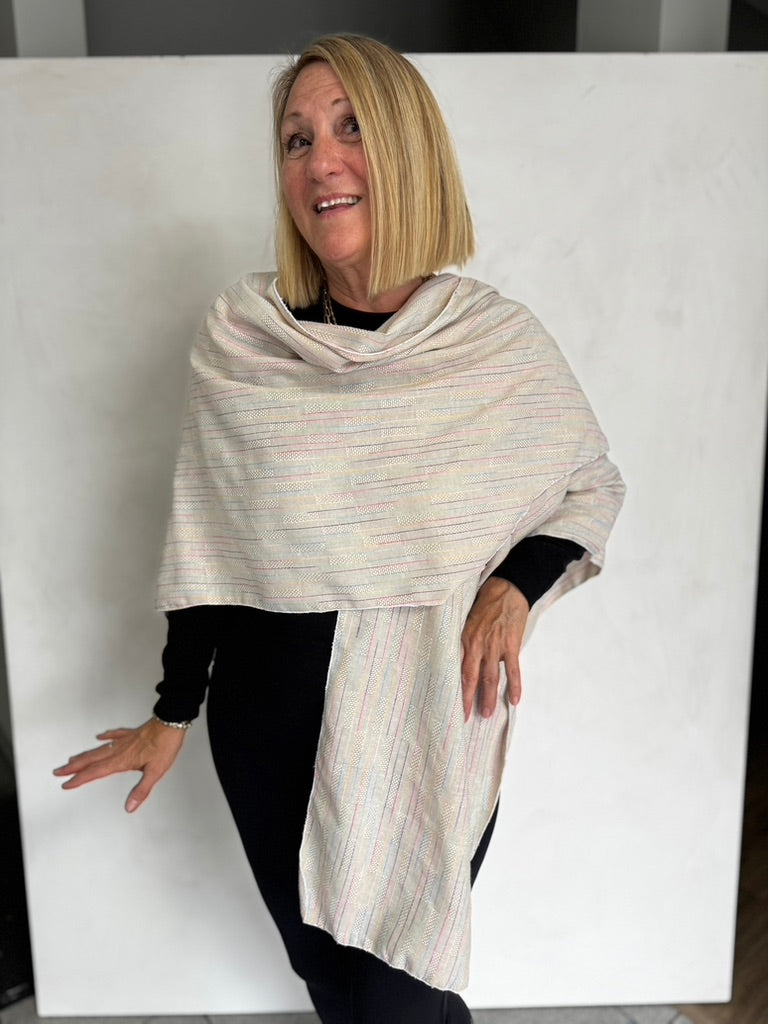 MIXED FABRIC TRIANGLED RUANA - TRMF11112