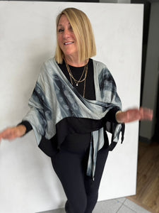 SILK TRIANGLED RUANA - TRSP771
