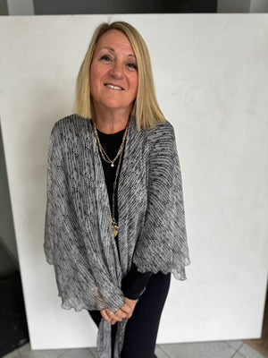 SILK TRIANGLED RUANA - TRS1114