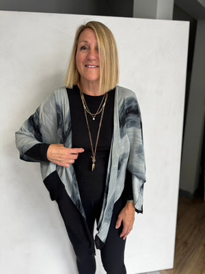 SILK TRIANGLED RUANA - TRSP771