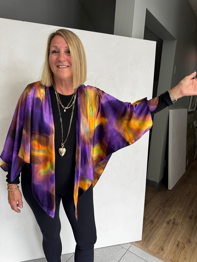 SILK TRIANGLED RUANA - TRS718