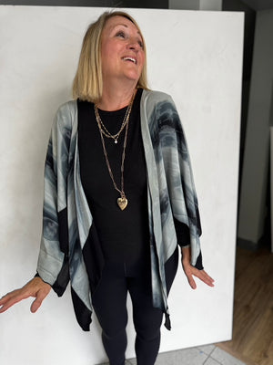 SILK TRIANGLED RUANA - TRSP771